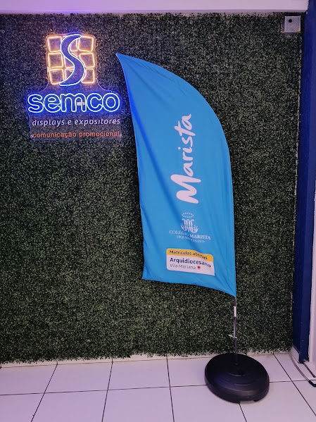 bandeira frente de loja 2 semco displays sao paulo