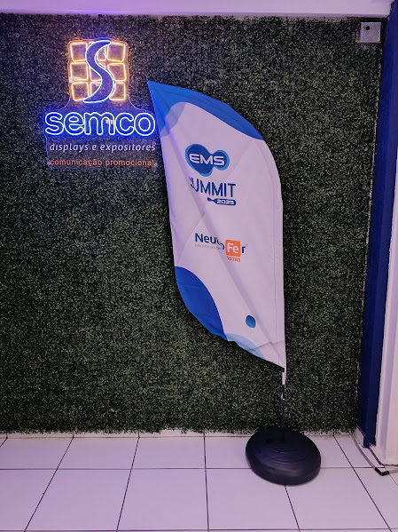 bandeira frente de loja 4 semco displays sao paulo